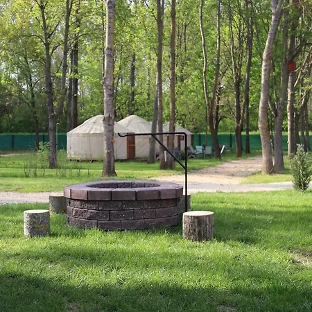 Oeko Es Glamping *